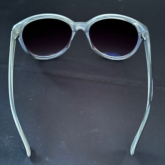 Gap Vintage black frame, silver accents oversized cat eye sunglasses June 2015 - Picture 5 of 8